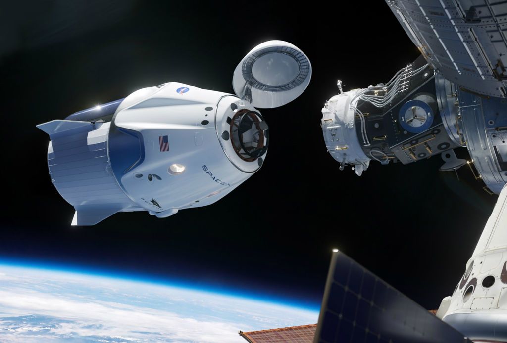 ناسا منزعجة بسبب صاروخ إيلون ماسك العملاق أول سفينة فضاء مجهزة لحمل البشر تصممها شركة سبيس إكس سفينة الفضاء كرو دراجون Crew Dragon 