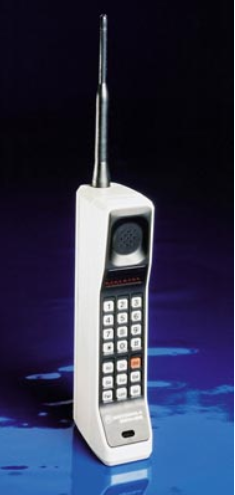 المدرسة القديمة: الهاتف الخلوي DynaTAC، عام 1983