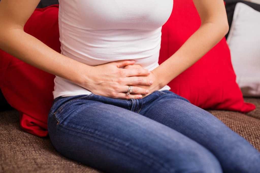عسر الطمث الأسباب والأعراض والتشخيص والعلاج الألم المرافق للدورة الشهرية تقلصات الرحم نخفيف آلام الدورة الشهرية عند النساء 
