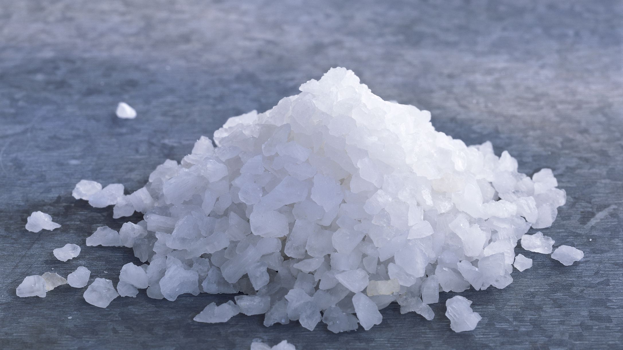 ما هو كلوريد الصوديوم ؟ الملح بين الفوائد والمضار - امتصاص المواد الغذائية - الحفاظ على ضغط الدم داخل النطاق الطبيعي - ملح الطعام