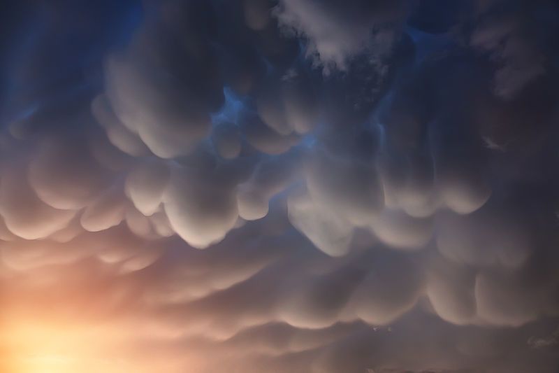 ما هي أنواع الغيوم كيف تتشكل الغيوم السحب السمحاقية الركامية السحب الطبقية العليا طبقات الجو العليا قطرات المطر بخار الماء في الهواء
