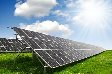 تأتي هذه المنشأة في ظل الزيادة الكبيرة في الاستثمارات في مجال الطاقة المتجددة في البلاد، وعلى رأسها الطاقة الشمسية. الطاقة المتجددة من الشمس