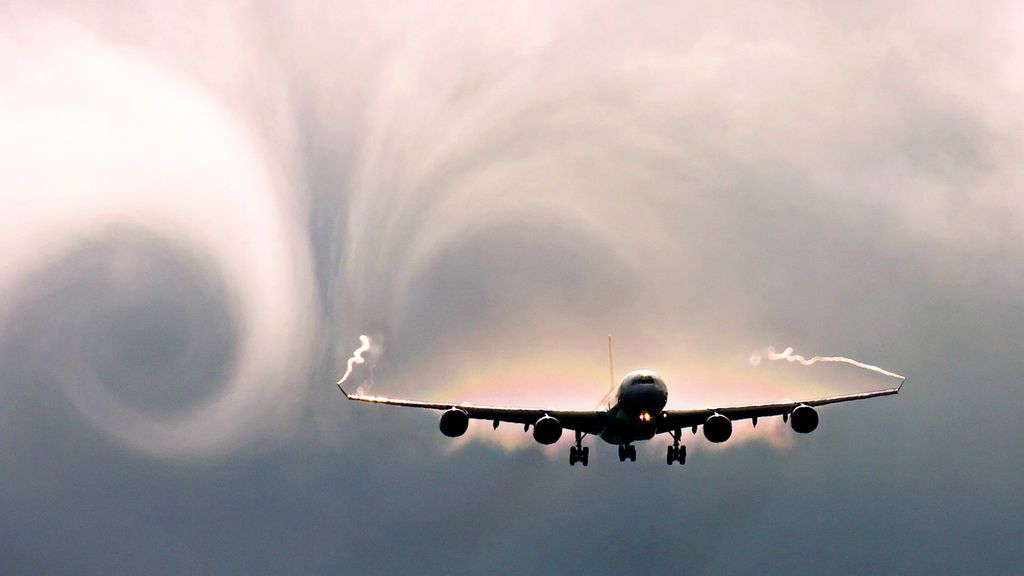 هل تتسبب المطبات الهوائية بسقوط الطائرات علاقة المطبات الهوائية بالكوارث الجوية الحوادث التي تصيب الطائرات كيف تنشأ مطبات الهواء