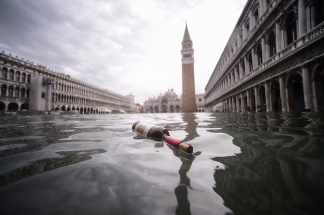 مدينة البندقية تخضع لأسوء فيضان منذ 50 عامًا.. وعمدة المدينة يلوم التغير المناخي - ما تأثير الاحتباس الحراري على المدن الساحلية
