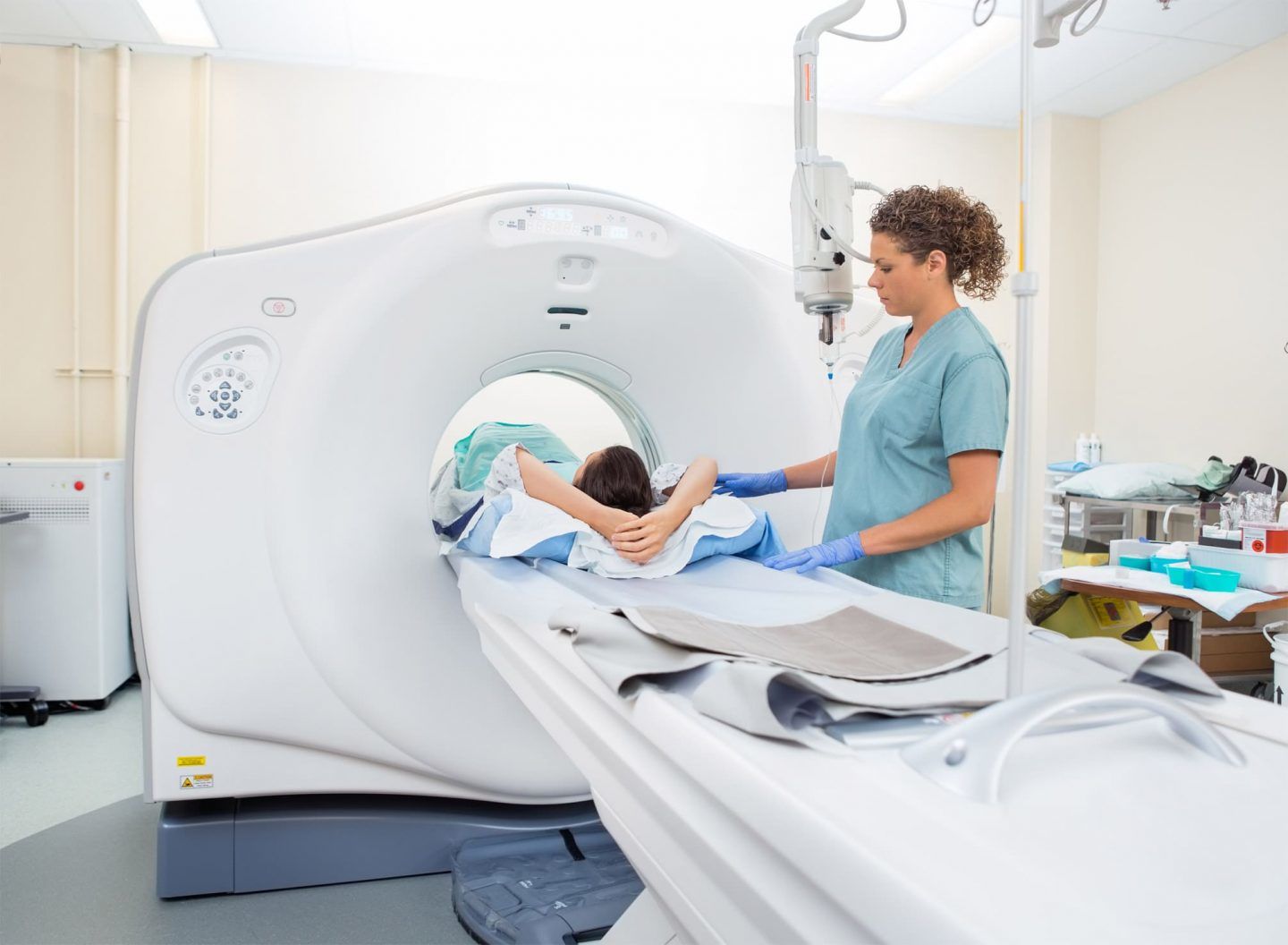 ما هو التصوير المقطعي المحوسب CT وكيف يعمل؟