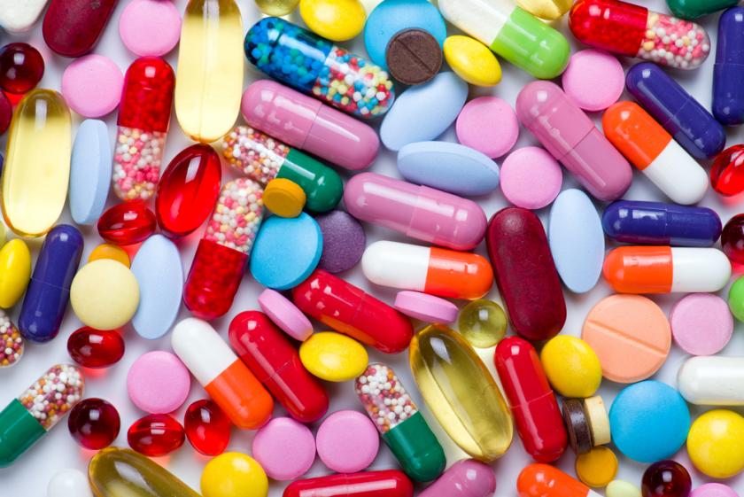 ما تأثير ألوان حبوب الأدوية على فاعليتها؟ - ماذا تعني ألوان حبوب الدواء - لماذا تختلف الأدوية عن بعضها بالألوان - ما معنى ألوان الأدوية