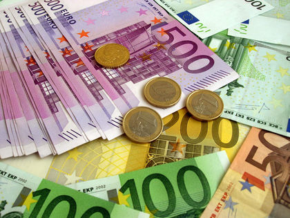 سندات اليوروبوند Eurobond - أداة دين مقوّمة بعملة أجنبية غير عملة البلد أو السوق الذي صدرت عنه - الحصول على رأس المال بالنظر إلى مرونة إصدارها بعملة أخرى